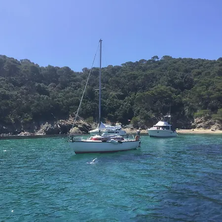Voilier A Porquerolles Hotel en barco *
