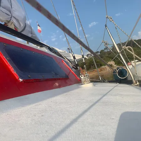 Voilier A Porquerolles Hotel en barco *
