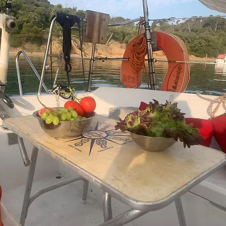 Voilier A Porquerolles Hotel en barco Hyères
