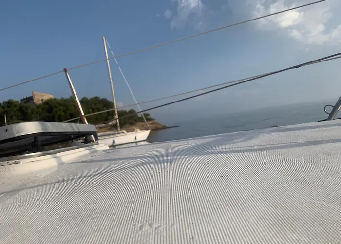 Voilier A Porquerolles * Hyères