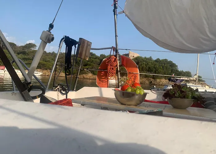 Voilier A Porquerolles Hyères