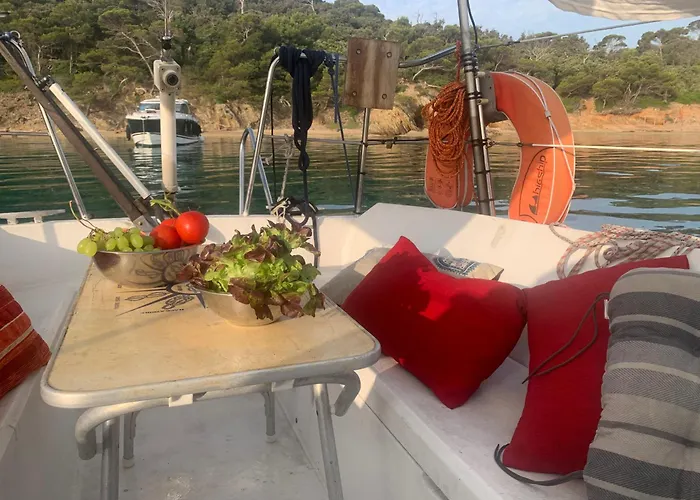 Voilier A Porquerolles *