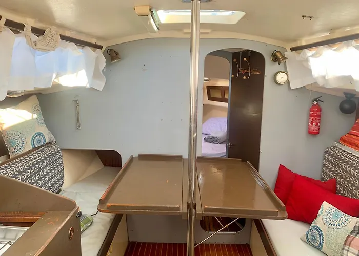 Voilier A Porquerolles * Hyères