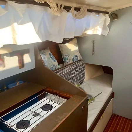 船屋 Voilier A Porquerolles 耶尔