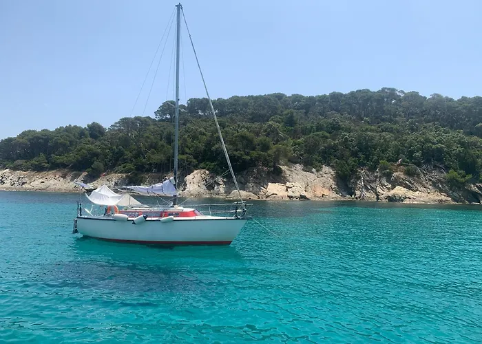 Voilier A Porquerolles *