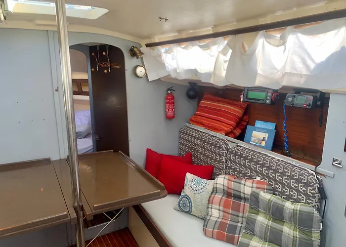 Voilier A Porquerolles *